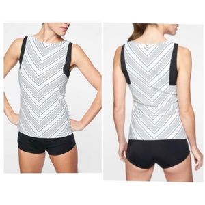 Athleta Black & White Chevron Rash Guard Tank Top Size Medium